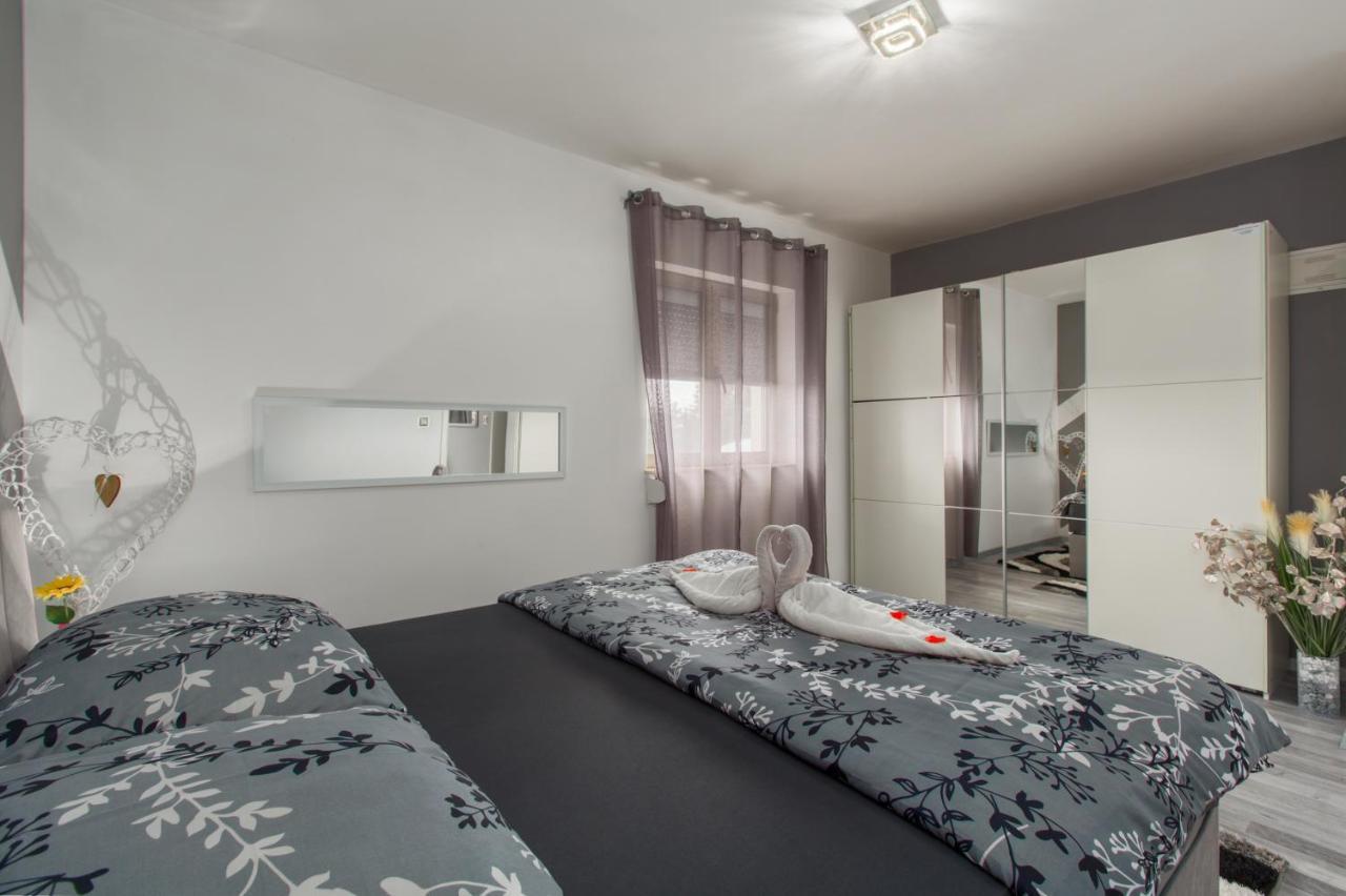 Apartment 50 Shades Of Grey Poreč Exterior foto